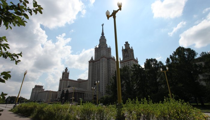  Главное здание МГУ имени М.В. Ломоносова